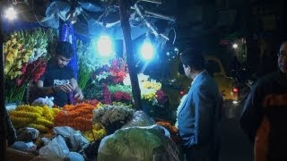 Roadside Flower Shop at Lake Market, Kolkata