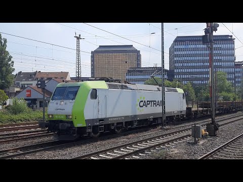 BR 185 - CL 002 von Captrain mit Schienentransportzug