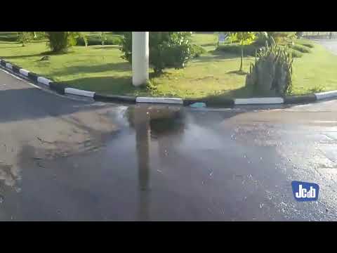 Moradores reclamam do bueiro