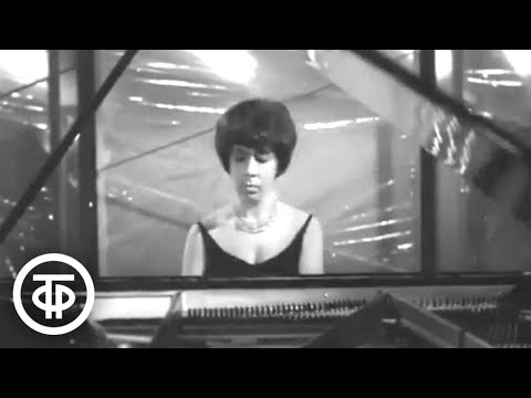 Рахманинов. “Музыкальный момент” ми минор. Играет Вера Горностаева (1965)