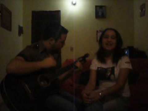 Gilliane cantando a música SÓ VOCÊ do Latino