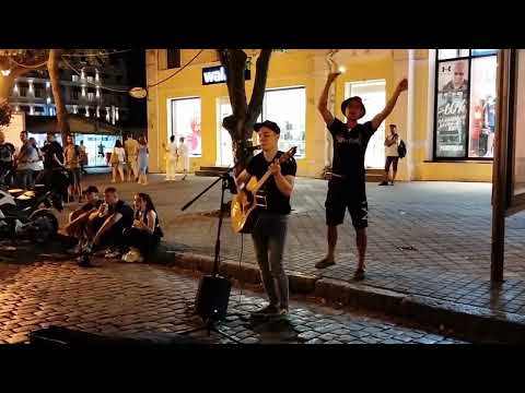 Vladimir Ivasyuk - Chervona Ruta guitar cover street performer