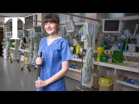 UK’s first deafblind doctor