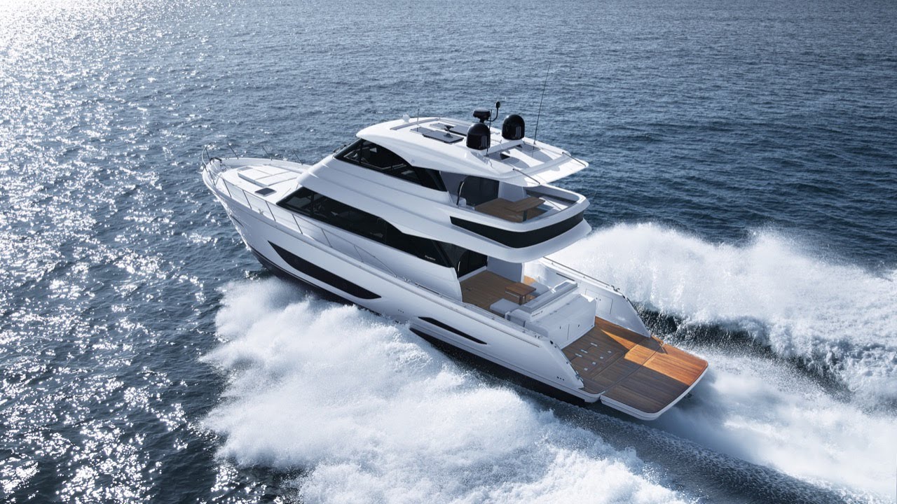Maritimo M60 Flybridge Motor Yacht Trailer