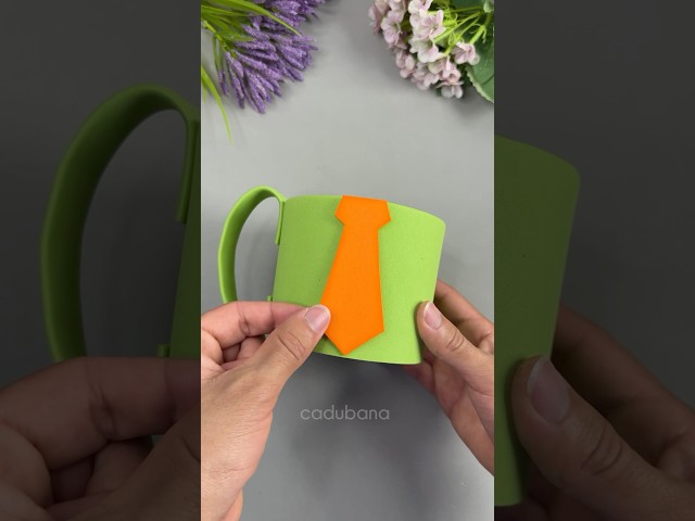 Vídeo relacionado con Made in Gift Regalo Original - Lámina Personalizada - Día del Padre Definición de Abuelo - Personaliza con Fotos y Texto - Diferentes Tamaños A4, Grande o Gigante - Marco Negro Elegante