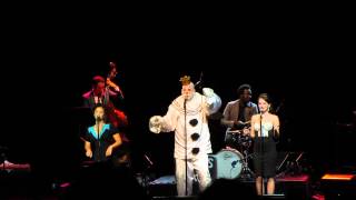 Scott Bradlee &amp; Postmodern Jukebox - Royals (w/Puddles Pity Party)