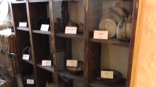 preview picture of video 'Heidelberg: Das Apothekenmuseum im Schloß. The Pharmacy Museum at the Castle'
