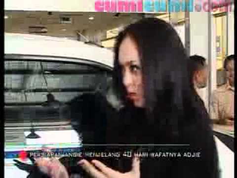 Persiapan Angie Jelang 40 Harian Alm. Adjie Massaid - CumiCumi.com