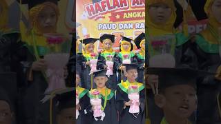 Download lagu Mom and Dad are proud of Ara 🥰 #bundaara #akuara mp3