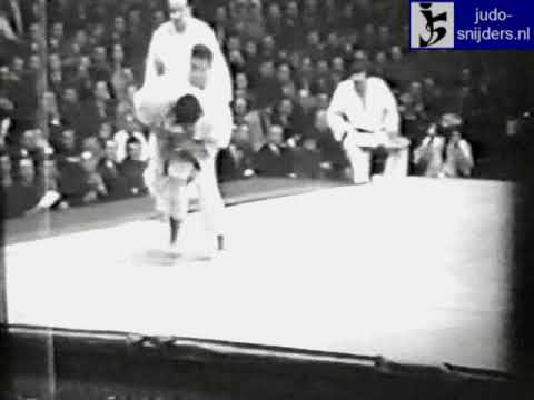 Judo 1961 Paris: Koji Sone (JPN) - Manfred Matt (CAN) [open].