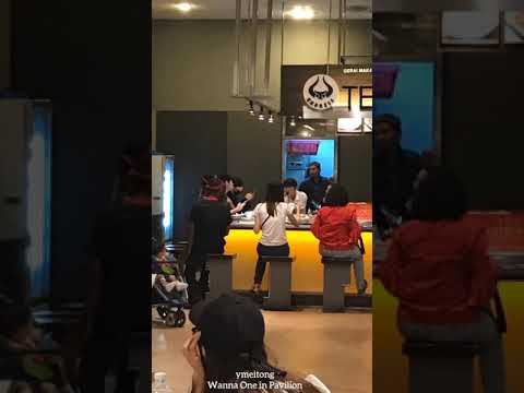 180118 Wanna One in Pavilion KL