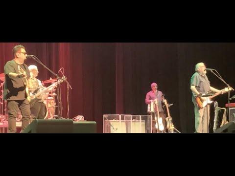 Los Lobos - "La Bamba / Good Lovin' " - Live at Kean University's WiIkens Theatre 18Feb2023