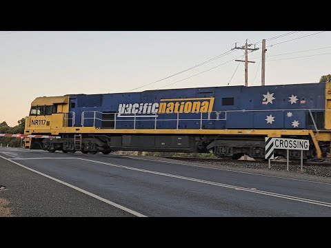 3MA5 PN down "Linfox Express" (NR117, NR76), Melbourne to Adelaide, 2045, 7/1/25, Stawell East VIC