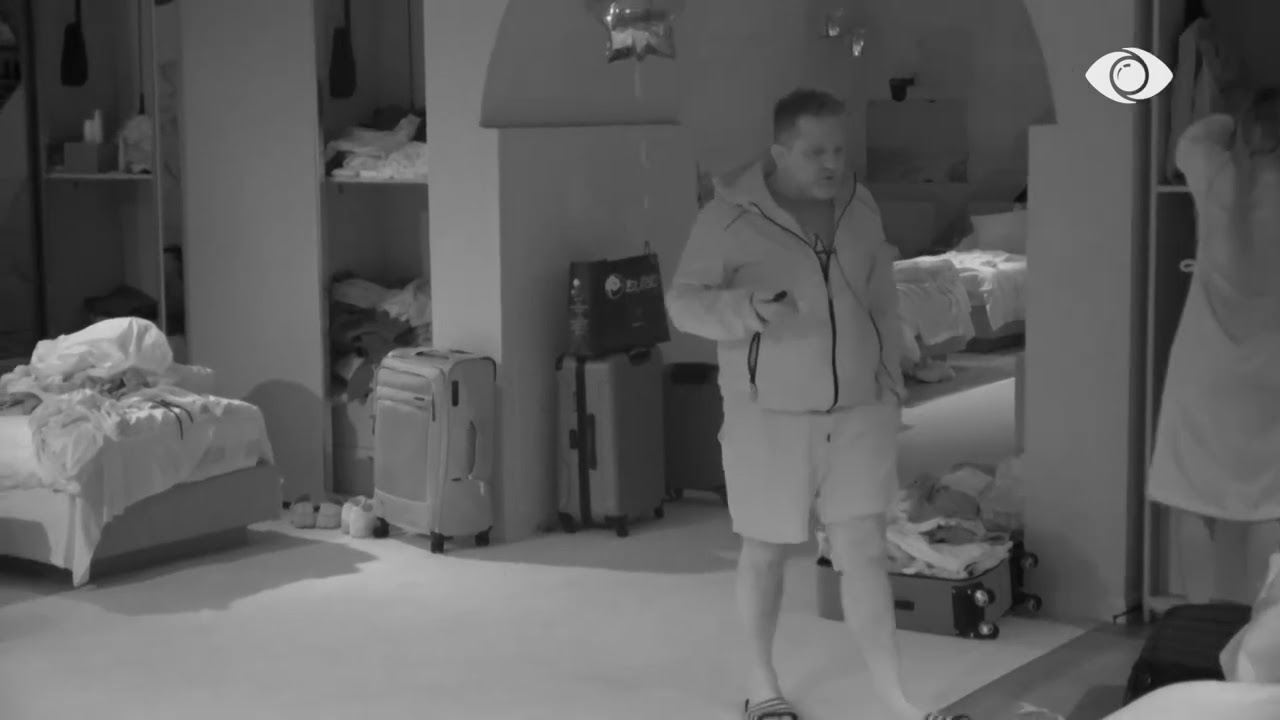 “Ta sjell edhe Julian aty?”/ Juli e provokon, Egla: Ajo është yll bote, kjo ka energji zhapiku