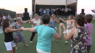 preview picture of video 'Grupo de Cantares de Barcos (Tabuaço) na sua festa vinhateira de 2013 - 3ª parte'
