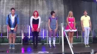 GoGoGo&#39;s performing Get Along Song, Back in the Day and lay the Rhythm Down