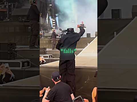 Rappers Falling Off The Stage 😳(Travis Scott, Playboi Carti, Blueface)