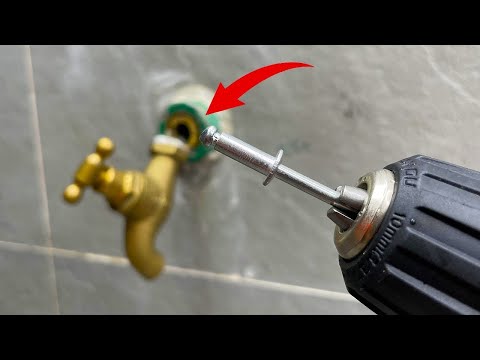 The plumber near my house is famous for these secrets! Fix metal water lock with rivets