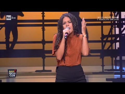 Frances con "How Will I Know" - Radio2 Social Club 05/10/2023