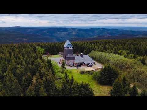 Der Harzer Hexer aus Osterode am Harz wandert zur Hanskühnenburg