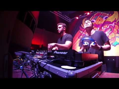 ATTEMPTS Playing Mabiisi - Baakoya (Armonica Remix) at Warung tour Natal