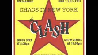 The Clash - Charlie Don&#39;t Surf - New York 1981 (14)