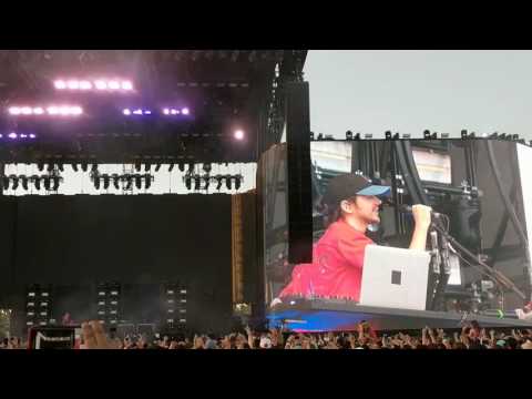 Porter Robinson & Madeon - "Shelter" (Live at Coachella 2017)