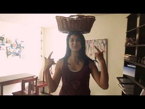 Head carrying for a healthy spine