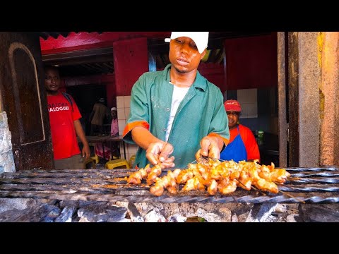 Street Food Tour of Lamu, Kenya - FOOD MELTING POT and Sailboat BBQ - Kenyan Swahili Food!
