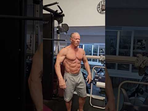 85 years old bodybuilding #viral #shorts #trending #ytshorts