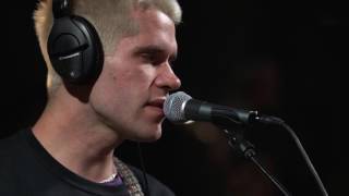 Porches - Glow (Live on KEXP)