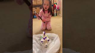 She is 5 years old and breaking her Mexican piggy bank | small savings #5yearsold #mexicanpiggybank