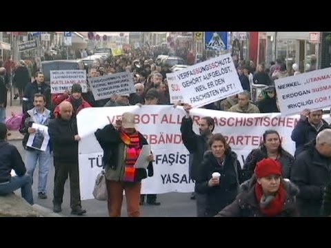 Thousands rally against German neo-Nazis
