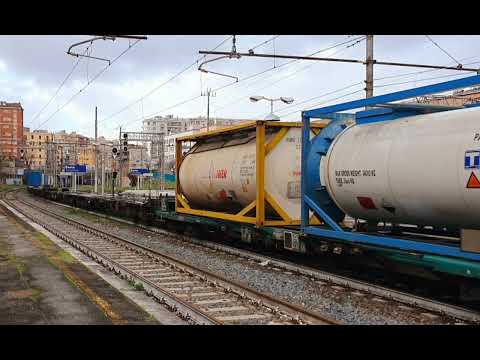E652 003 Tigre prototipo in transito con un merci a Roma Tuscolana.