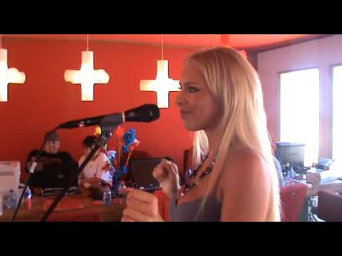 Q-Beach House - Lasgo op bezoek