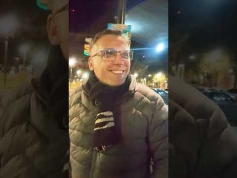 Cristian vende doces