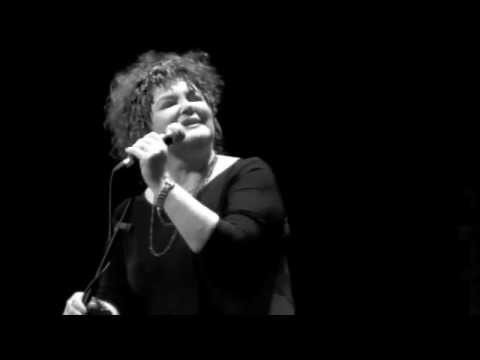 Maura O Connell, Feet of a dancer