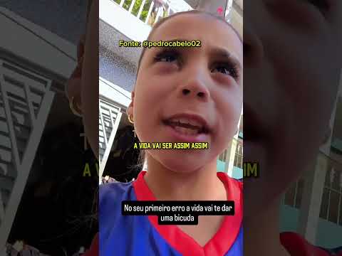 O PAI DESSE MENINO BRIGOU COM ELE PORQUE ELE SUJOU A CAMISETA NOVA E A REAÇÃO DO MENINO É HILÁRIA 😂
