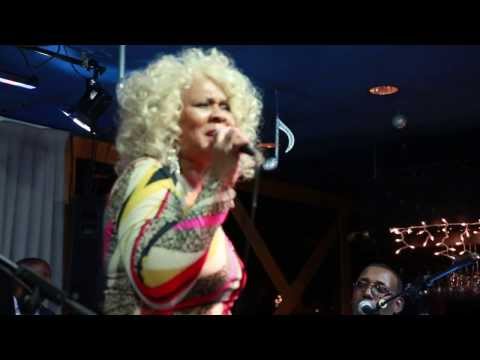 EV3A7399 Gloria Anderson with Mel Davis Band at the Trumpets Jazz Club 01/31/2014