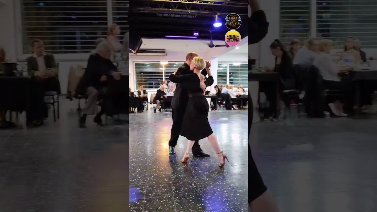 Paola Tacchetti y Jose Luis Ferraro. Milonguero viejo (Di Sarli) Milonga Gente Amiga 14abr24