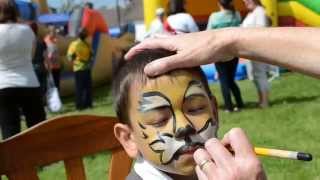 preview picture of video 'Face Painting Fun- A tiger face James | By TheChildhoodLife'