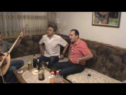 SLAVEN  I  MACAK  - kucu gradim a tuga me prati...