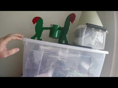 MongoTV_6236 - Kigger På Flyttekasser i Forstue Stået 7 År - Del 67 - Flytter Ting Rundt