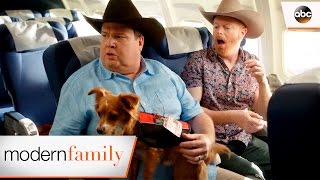 Mitch and Cam are Lost at the Airport - Modern Family 8x18
