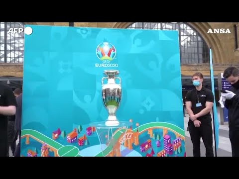 Euro 2020, il trofeo e' arrivato a Londra