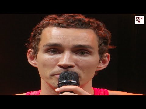 Robert Sheehan On The Umbrella Academy Vs Misfits Casts