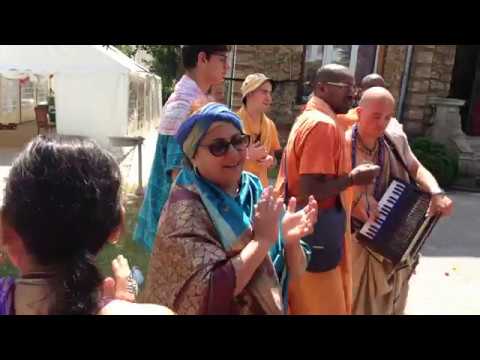 Harinamananda Prabhu Chants Hare Krishna as Lord Jagannatha Goes to Paris for Ratha-yatra