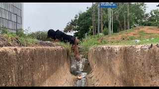 Lady falls in big gutter as her TOTO shows 😬�