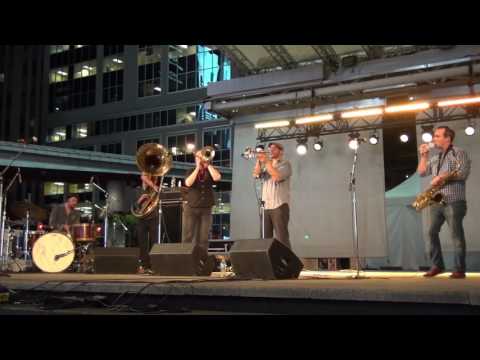 download lagu mp3 mp4 Heavyweights Brass Band, download lagu Heavyweights Brass Band gratis, unduh video klip Heavyweights Brass Band