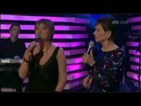 'Blanket on the Ground' - Philomena Begley and Billie Jo Spears | Late Late Show, 2009